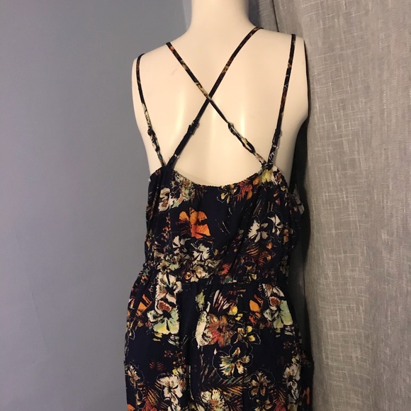 ❌SOLD❌Floral Romper - Picture 4 of 7
